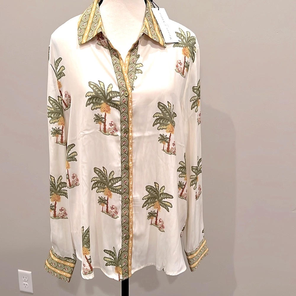 🇫🇷NWT🇫🇷 Maison d'Amélie Paris 
 Botton front long sleeve blouse Size L